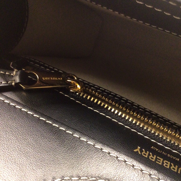 BURBERRY, HORSEFERRY, NWT, POCKET TOTE, MINI, MADE IN ITALY - Picture 13 of 16